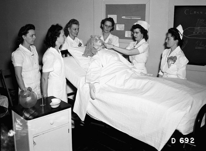 1943Nurses-692-neg